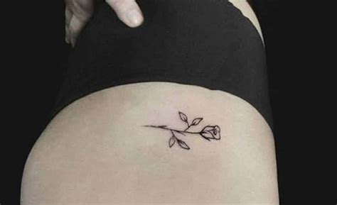 tatuajes mujer nalga|Tatuajes en la NALGA para MUJER: FRASES y。